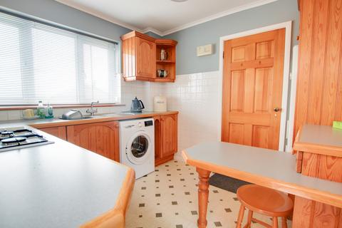 3 bedroom semi-detached house for sale, WEST END PARK! NO CHAIN! BEAUTIFUL LOUNGE/DINER!