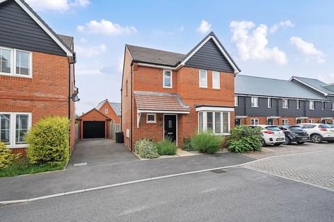 3 bedroom detached house for sale, Pearce Row, Botley, Southampton, Hampshire, SO32
