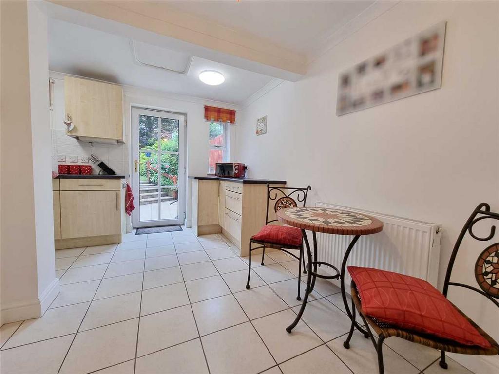 Dining Area: