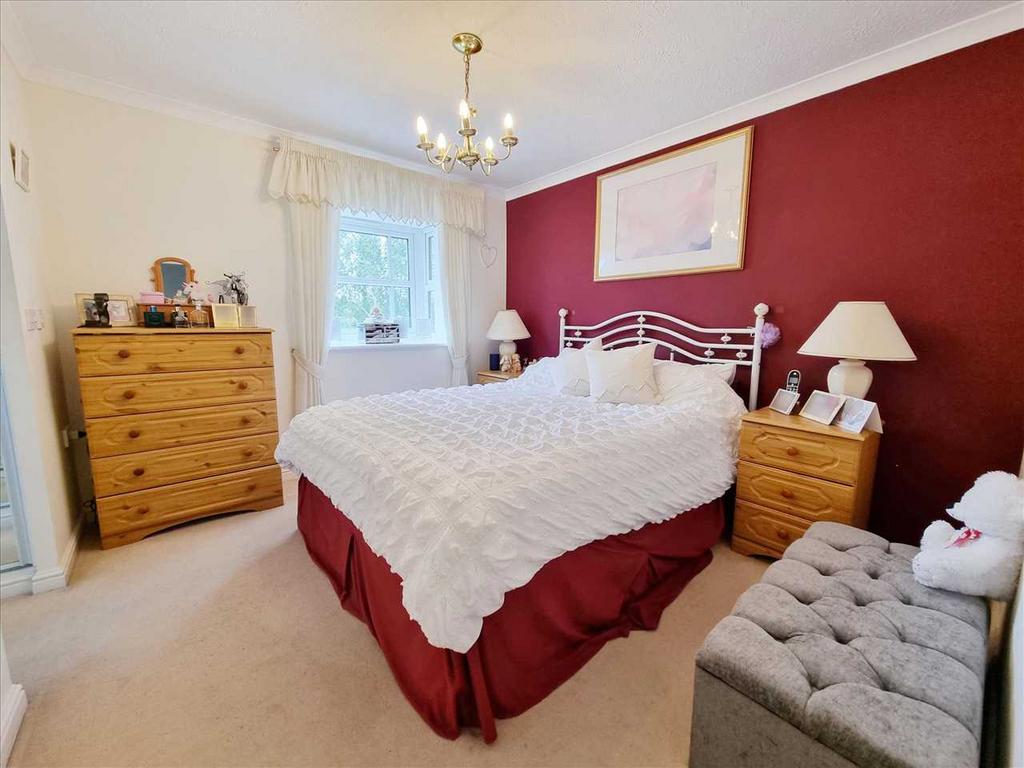 Bedroom 1: