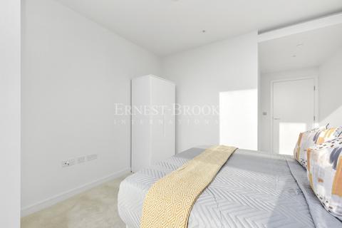 2 bedroom apartment to rent, Hampton Tower, 75 Marsh Wall, London, E14