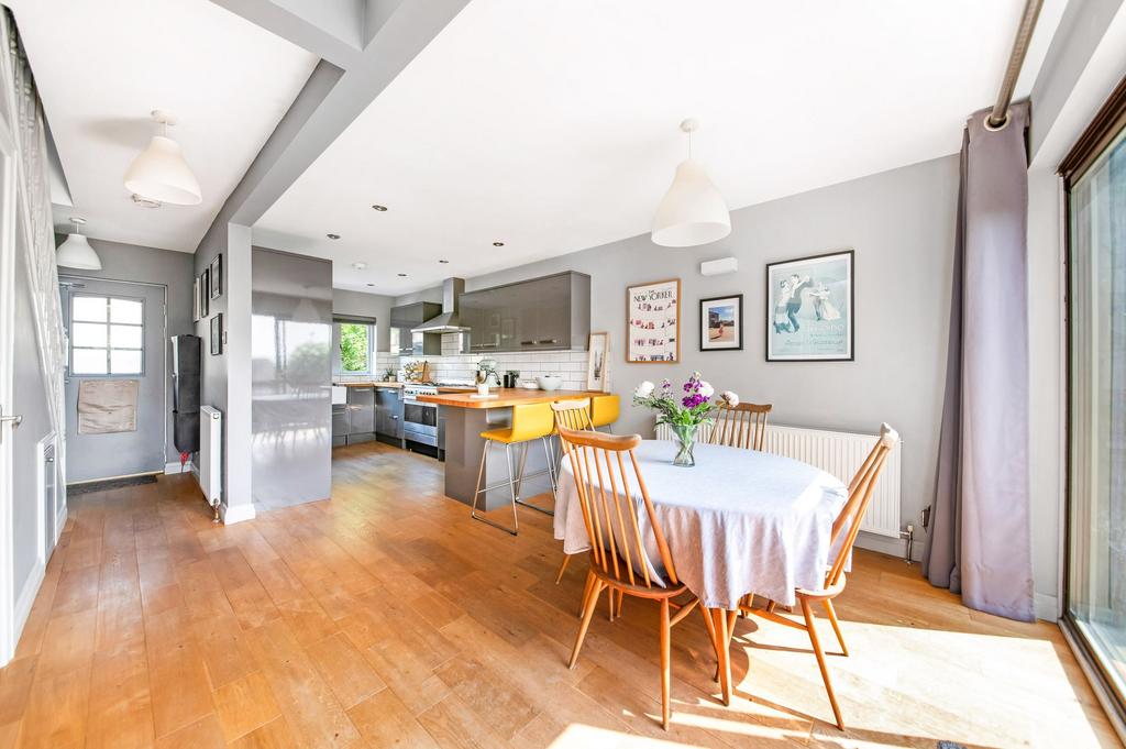 Open plan dining kitchen