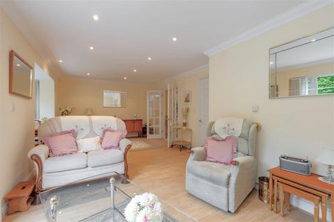 3 bedroom terraced house for sale, St. Thomas Close, Chilworth, Guildford GU4