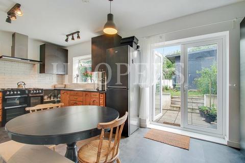 5 bedroom semi-detached house for sale, Dollis Hill Avenue, London, NW2