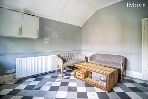 3 bedroom maisonette for sale, Grange Road, London SE19