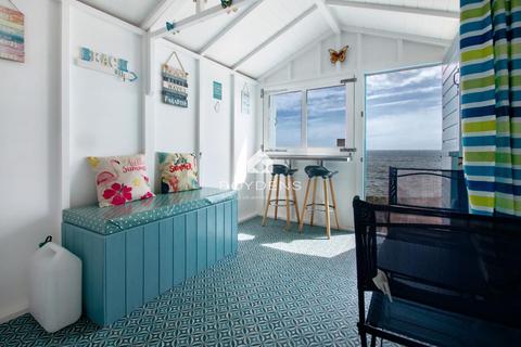Chalet for sale, Southcliff, Walton on the Naze CO14