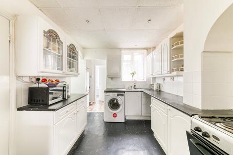 2 bedroom terraced house for sale, Newlands Road, London, SW16