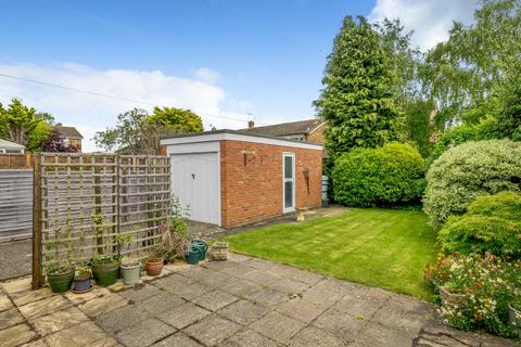 15 Dollicott, Haddenham, Aylesbury, HP17 8JL