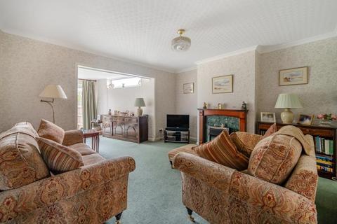 15 Dollicott, Haddenham, Aylesbury, HP17 8JL