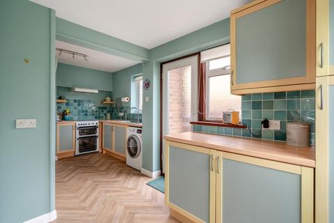 15 Dollicott, Haddenham, Aylesbury, HP17 8JL