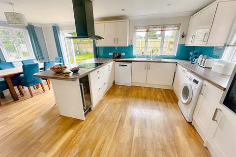 6 Forest Edge Road, Wareham, BH20 7BX