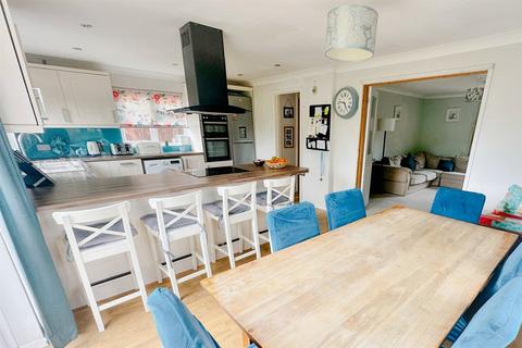 6 Forest Edge Road, Wareham, BH20 7BX