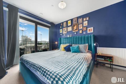 3 bedroom flat for sale, 1 Yabsley Street, London E14