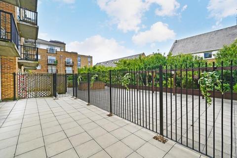 2 bedroom apartment for sale, Lamb Court Narrow Street