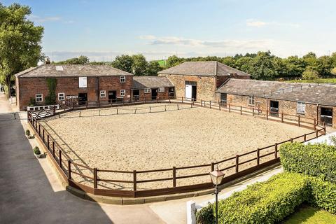 5 bedroom farm house for sale, Manchester Road, Manchester M27