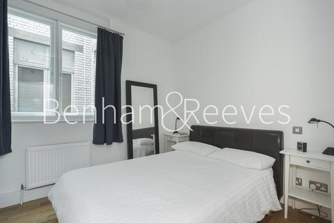 2 bedroom apartment to rent, Bride Court, City EC4Y