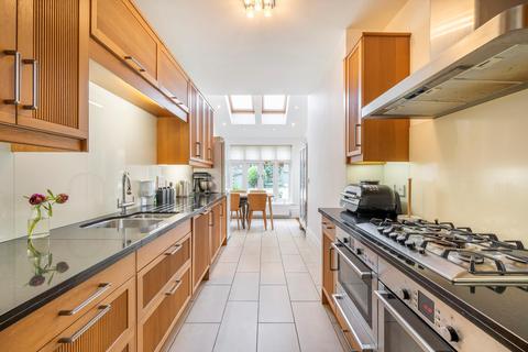 2 bedroom flat for sale, Glenloch Road, London, NW3