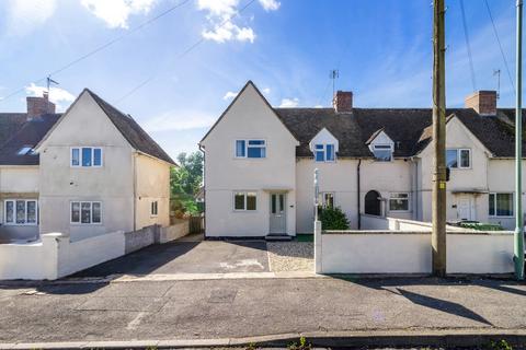 4 bedroom semi-detached house to rent, Springfield Road, Cirencester, Gloucestershire, GL7