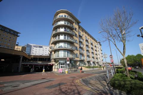 2 bedroom apartment for sale, Bedfont Lane, Feltham, TW13