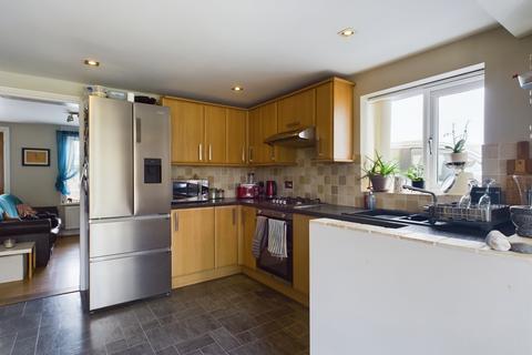 2 bedroom end of terrace house for sale, Hythe Road, Ashford, TN24