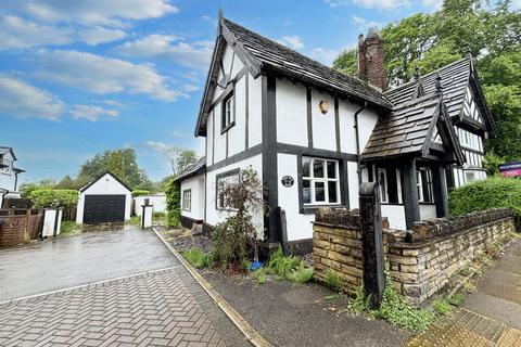 2 bedroom semi-detached house to rent, Worsley, Manchester M28