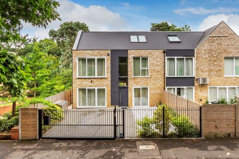 4 bedroom semi-detached house for sale, Cavendish Road, Weybridge, Surrey, KT13 0JN