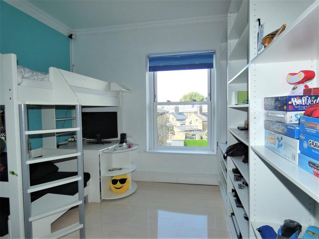 P1120353-Bed 2