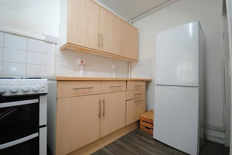 3 bedroom maisonette to rent, Caldwell Street, Oval SW9