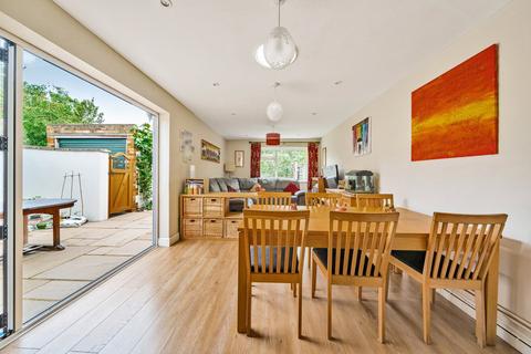 3 bedroom bungalow for sale, Grangefields Road, Guildford GU4