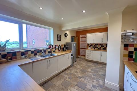 3 bedroom detached house for sale, Frickley Bridge Lane, Brierley, S72 9LQ