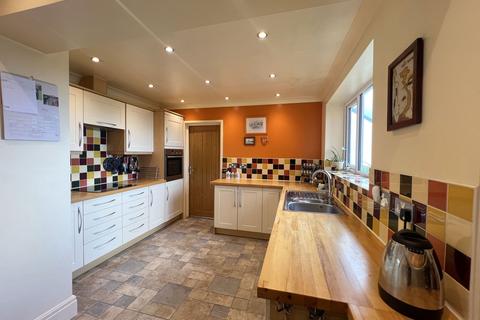 Briarcliffe Frickley Bridge Lane, Brierley, Barnsley, S72 9LQ