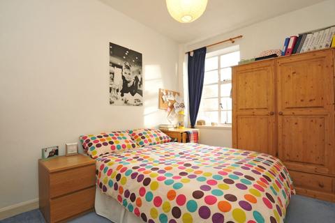 1 bedroom flat to rent, Kings Court Hammersmith W6