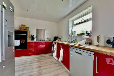 4 bedroom end of terrace house for sale, Galfrid Road, Hull HU11