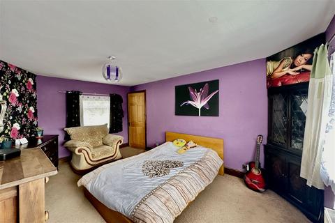 4 bedroom end of terrace house for sale, Galfrid Road, Hull HU11