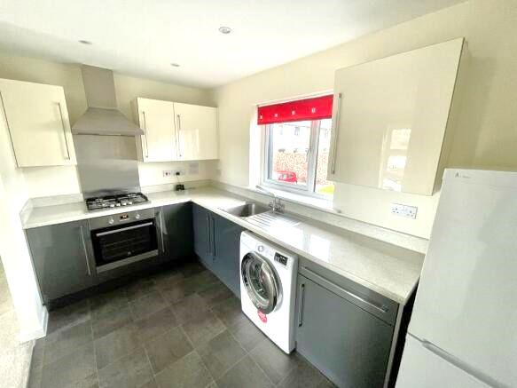 Kitchen.jpeg (2)