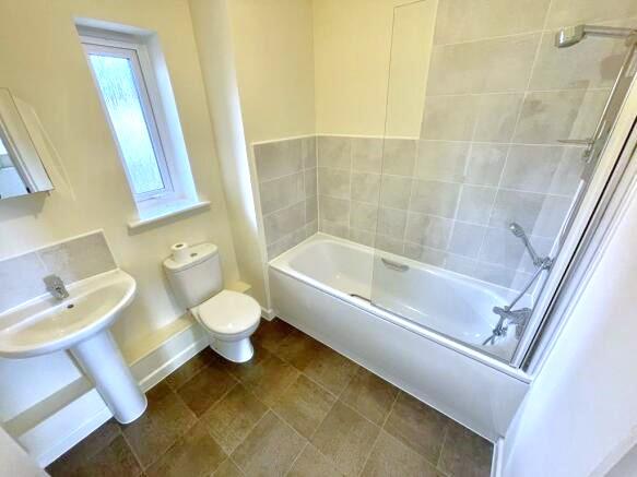 Bathroom.jpeg (1)