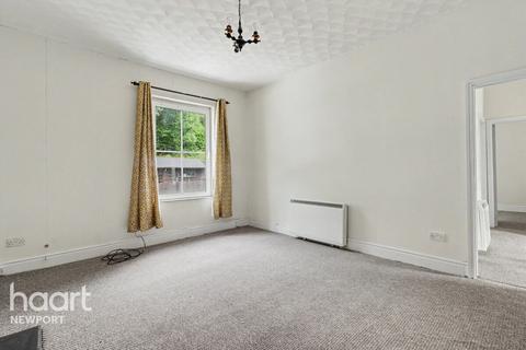 2 bedroom flat to rent, Blackrock, Abergavenny