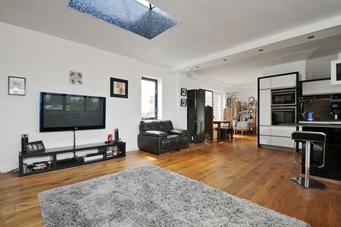 3 bedroom apartment to rent, Furmage Street Earlsfield SW18