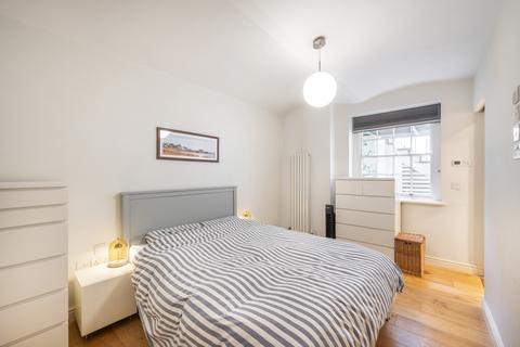 2 bedroom flat for sale, Hyde Park Gardens