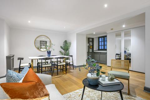 3 bedroom flat for sale, Coleherne Court, The Little Boltons, South Kensington