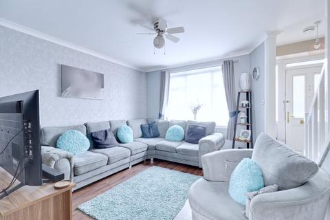 86 Nethan Drive, Aveley, South Ockendon, RM15 4RT