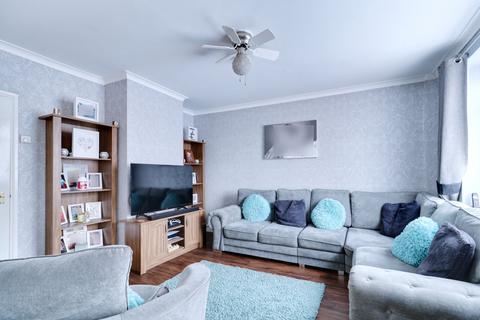86 Nethan Drive, Aveley, South Ockendon, RM15 4RT