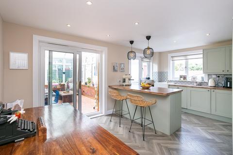 27 Bavelaw Crescent, Penicuik, EH26 9AX