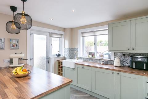 27 Bavelaw Crescent, Penicuik, EH26 9AX