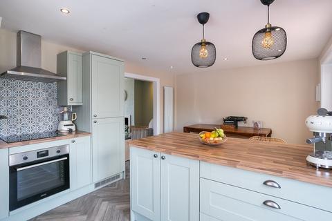 27 Bavelaw Crescent, Penicuik, EH26 9AX