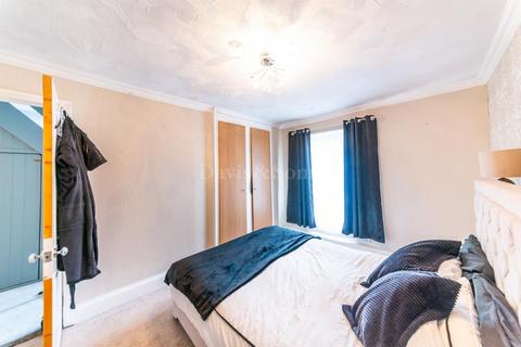 2 bedroom end of terrace house for sale, North Road, Pontywaun, Cross Keys, Newport. NP11