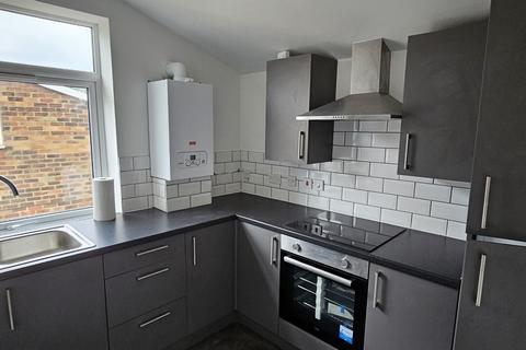 2 bedroom flat to rent, Brookland Terrace, North Shields NE29