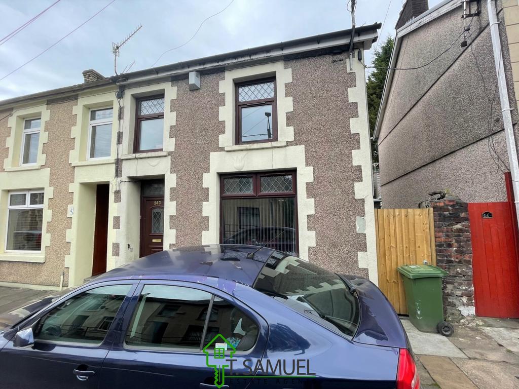 Abercynon Road, Abercynon, Mountain Ash 3 bed end of terrace house £