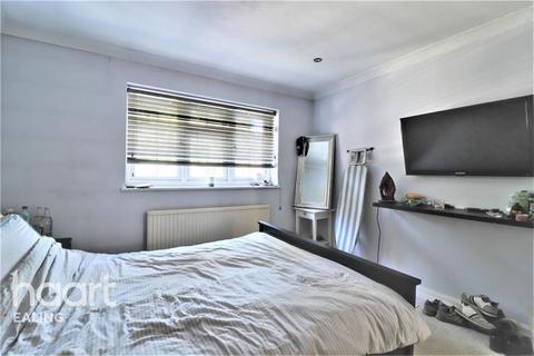 1 bedroom in a house share to rent, Linden Avenue HA4