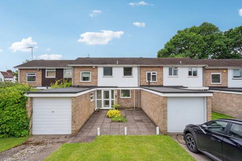 9 Ingleglen, Farnham Common, Slough, SL2 3QA